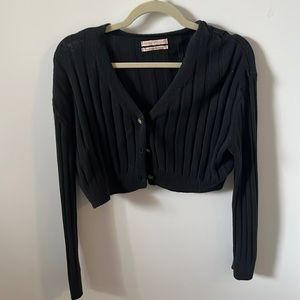 Cropped relaxed 90’s style knit navy sweater from urban outfitters